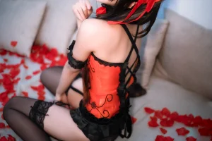 三度_69《狂三睡衣》主题写真：40张全套美图