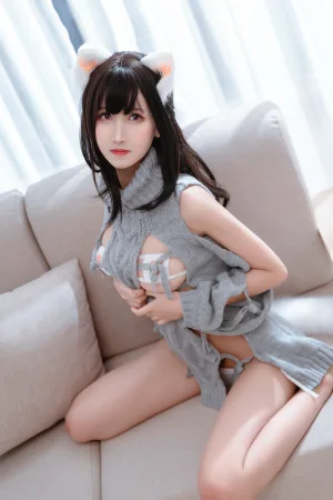 三度_69《露背毛衣》主题写真：36张全套美图，含2个视频