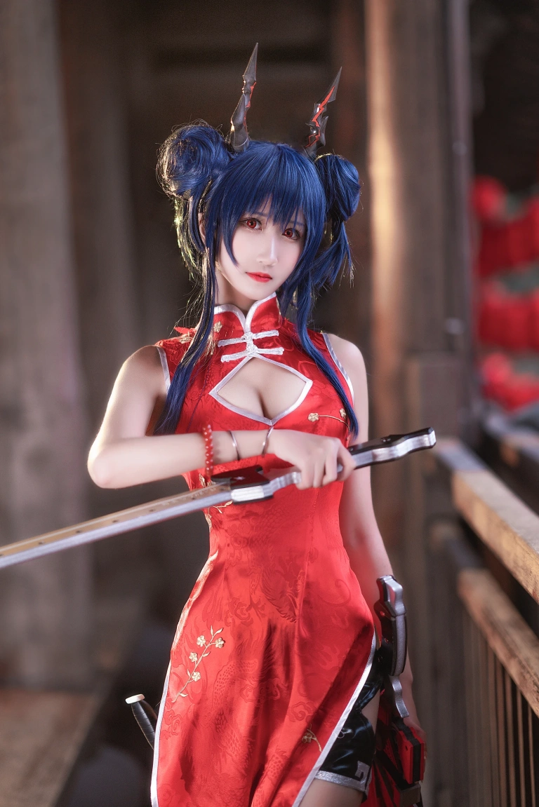 三度_69《明日方舟 陈》主题写真：12张全套美图