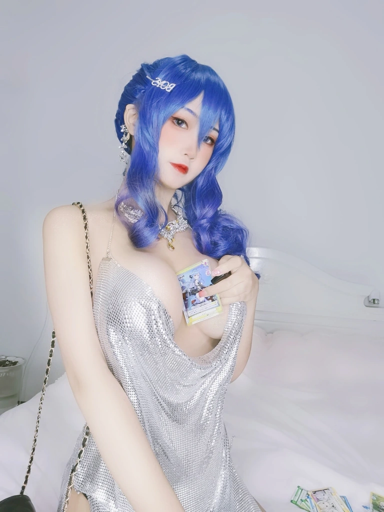 三度_69《圣路易斯》主题写真：10张全套美图