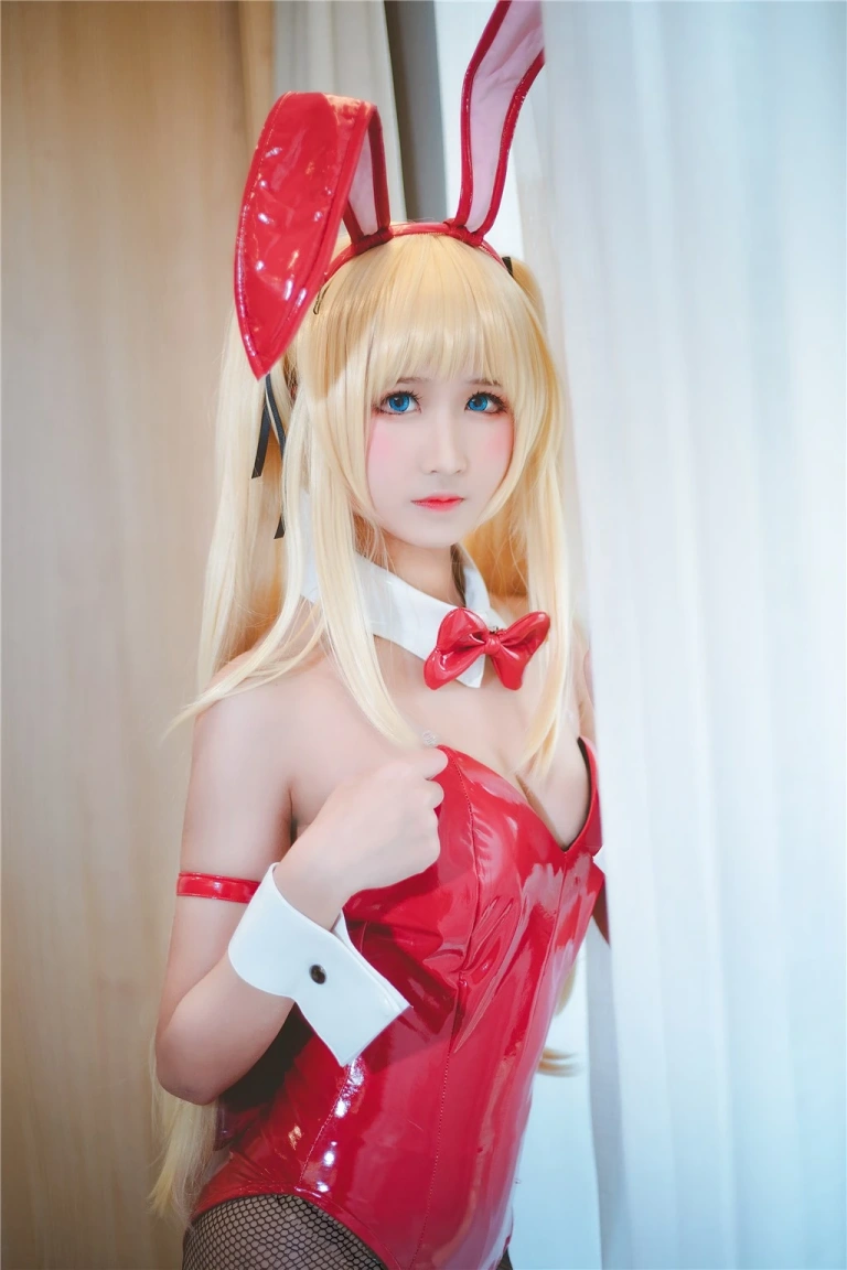 三度_69《兔女郎》主题写真：40张全套美图