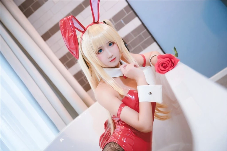 三度_69《兔女郎》主题写真：40张全套美图