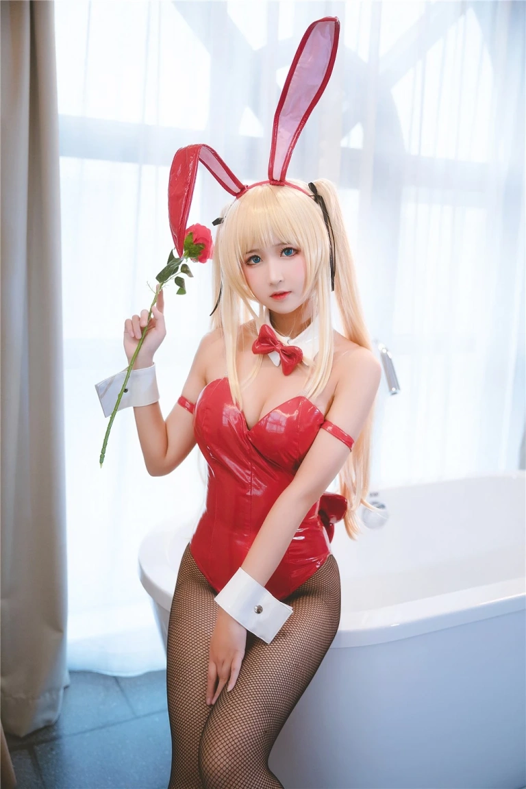 三度_69《兔女郎》主题写真：40张全套美图