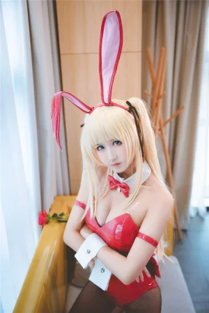 三度_69《兔女郎》主题写真：40张全套美图
