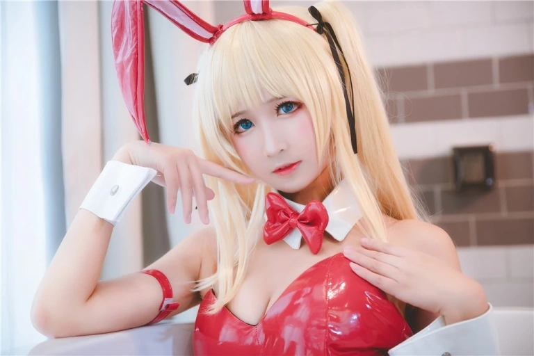 三度_69《兔女郎》主题写真：40张全套美图