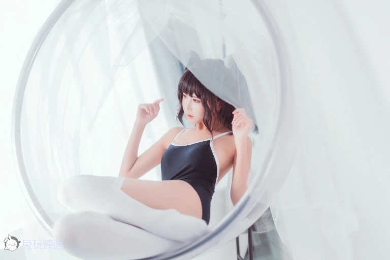 三度_69《兔玩映画 夏日泳装 白丝喵》主题写真：42张全套美图