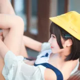 三度_69《小黄帽》主题写真：40张全套美图