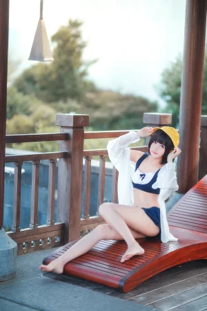 三度_69《小黄帽》主题写真：40张全套美图