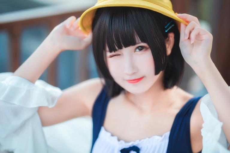 三度_69《小黄帽》主题写真：40张全套美图