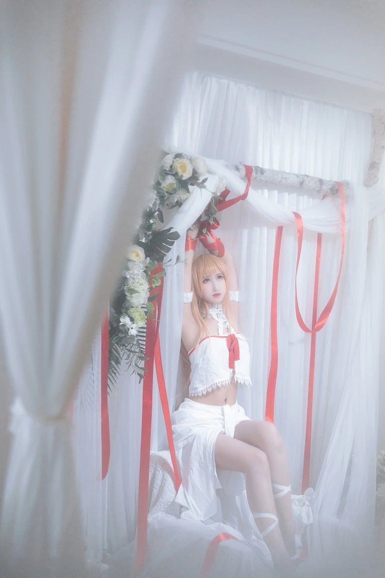三度_69《亚斯娜》主题写真：40张全套美图