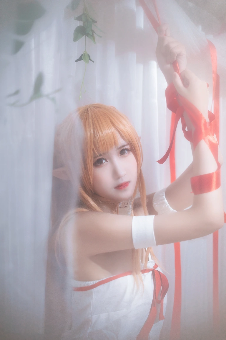 三度_69《亚斯娜》主题写真：40张全套美图