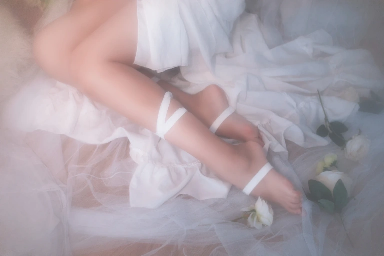 三度_69《亚斯娜》主题写真：40张全套美图