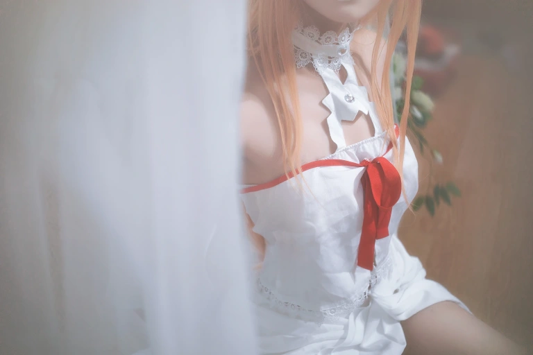 三度_69《亚斯娜》主题写真：40张全套美图