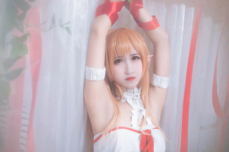 三度_69《亚斯娜》主题写真：40张全套美图