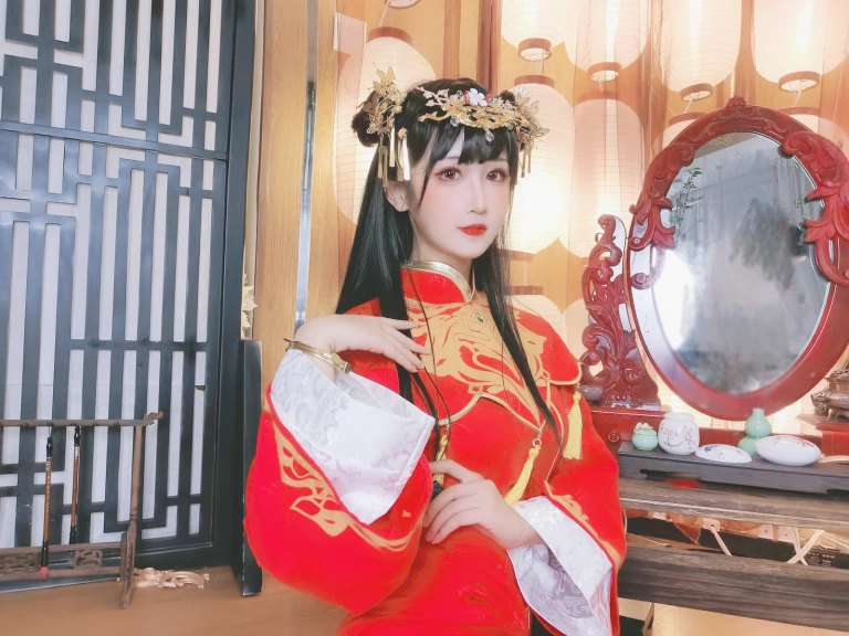 三度_69《逸仙 自拍》主题写真：20张全套美图