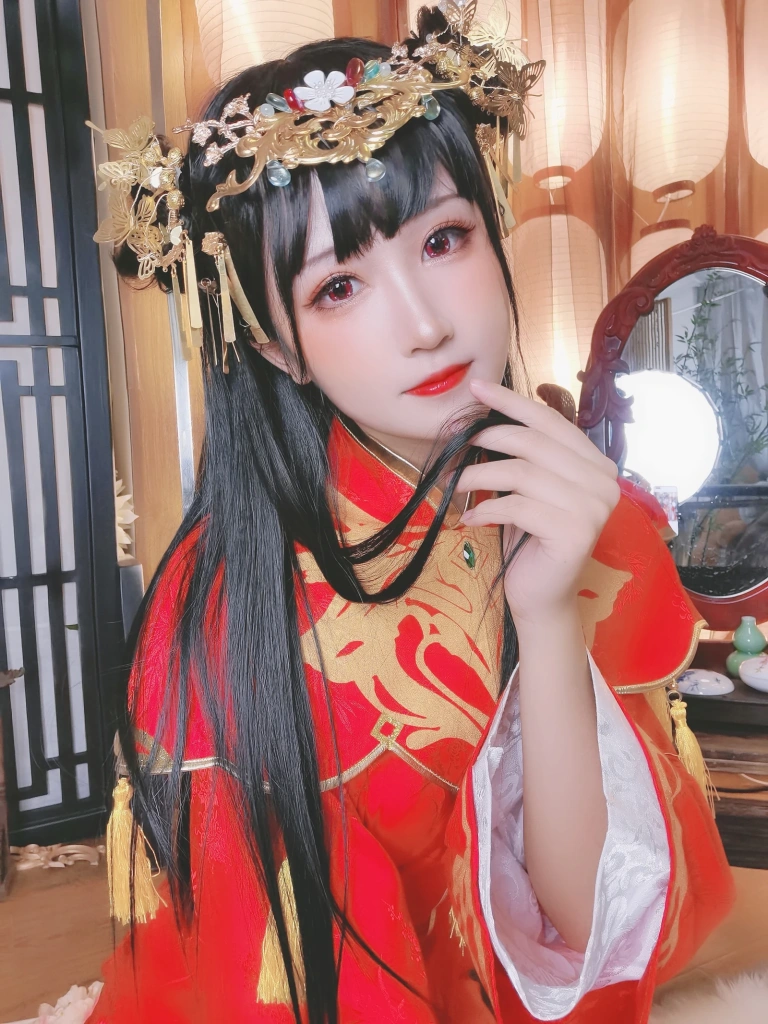 三度_69《逸仙 自拍》主题写真：20张全套美图