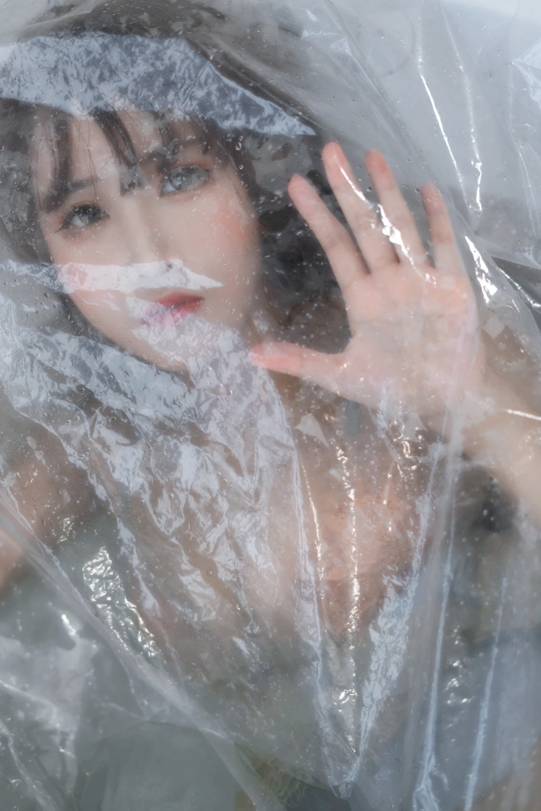 三度_69《浴缸蓝睡裙》主题写真：20张全套美图