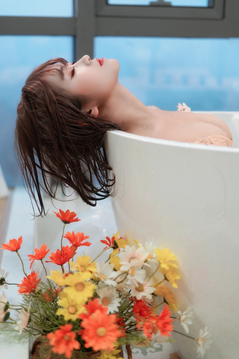 三度_69《浴缸蓝睡裙》主题写真：20张全套美图