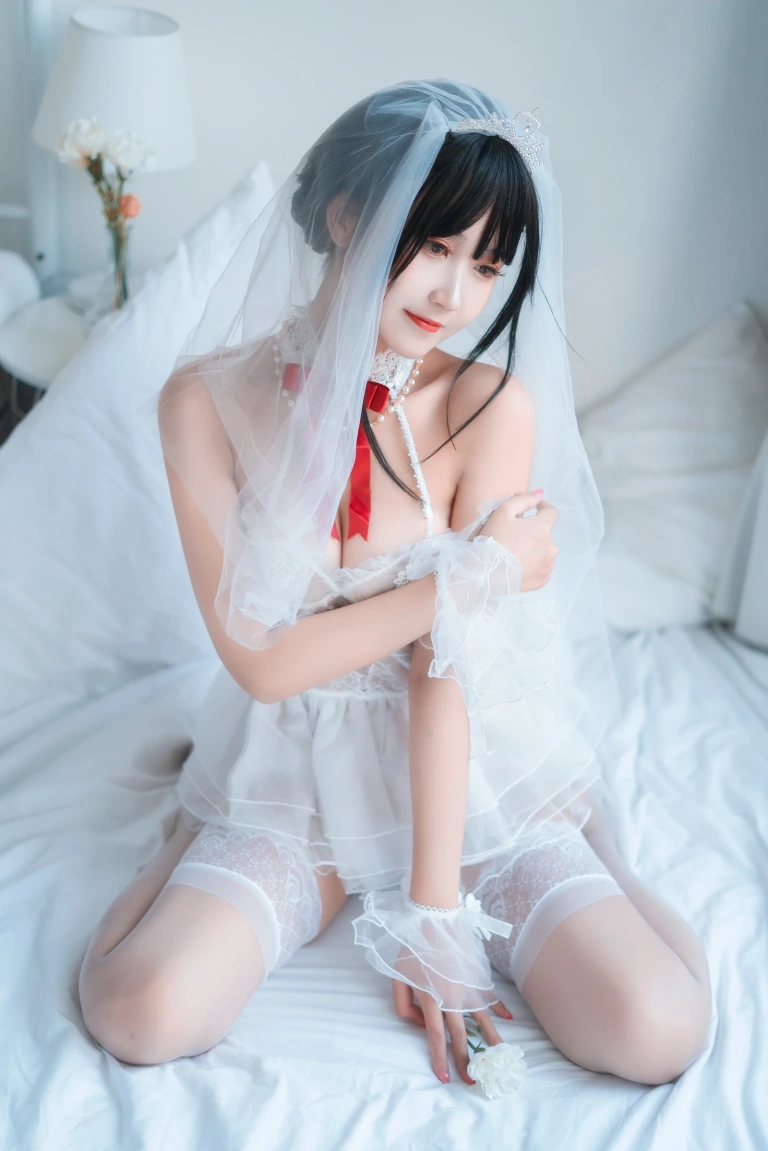 三度_69《婚纱孔雀翎》主题写真：24张全套美图