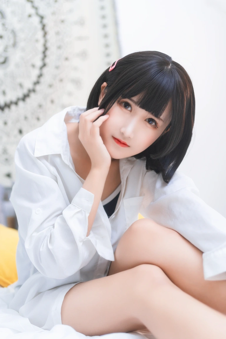 三度_69《衬衫日常》主题写真：22张全套美图