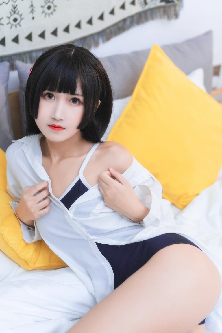 三度_69《衬衫日常》主题写真：22张全套美图