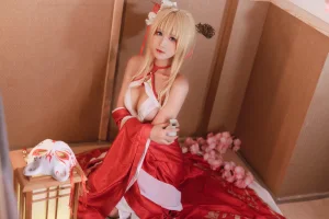 三度_69《光荣 凉夜香雪》主题写真：45张全套美图，含6个视频