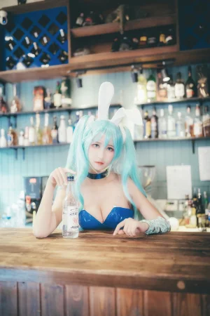 三度_69《琴女兔女郎》主题写真：41张全套美图