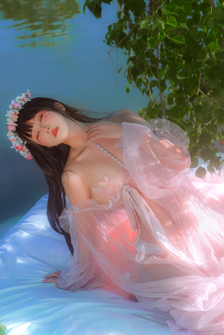 三度_69《水边的阿狄丽娜》主题写真：32张全套美图