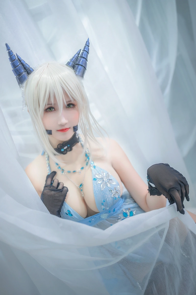 三度_69《黑枪呆》主题写真：50张全套美图