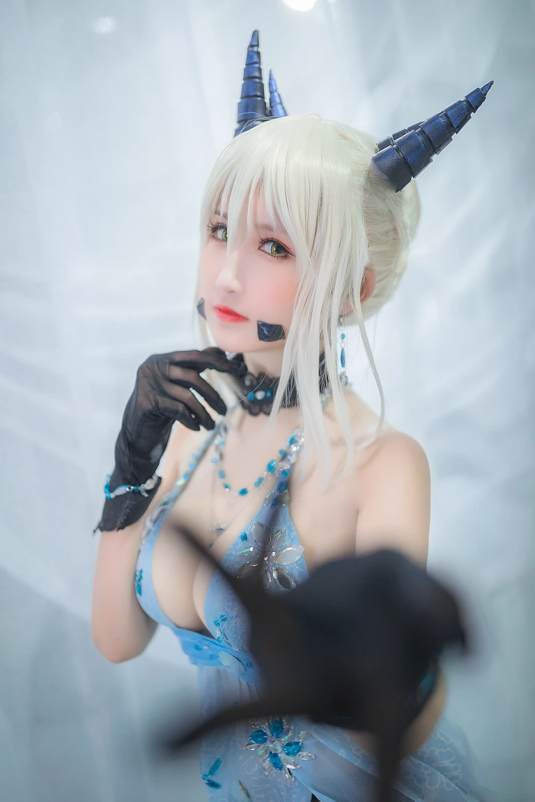 三度_69《黑枪呆》主题写真：50张全套美图