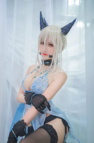 三度_69《黑枪呆》主题写真：50张全套美图