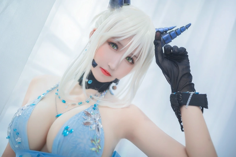 三度_69《黑枪呆》主题写真：50张全套美图