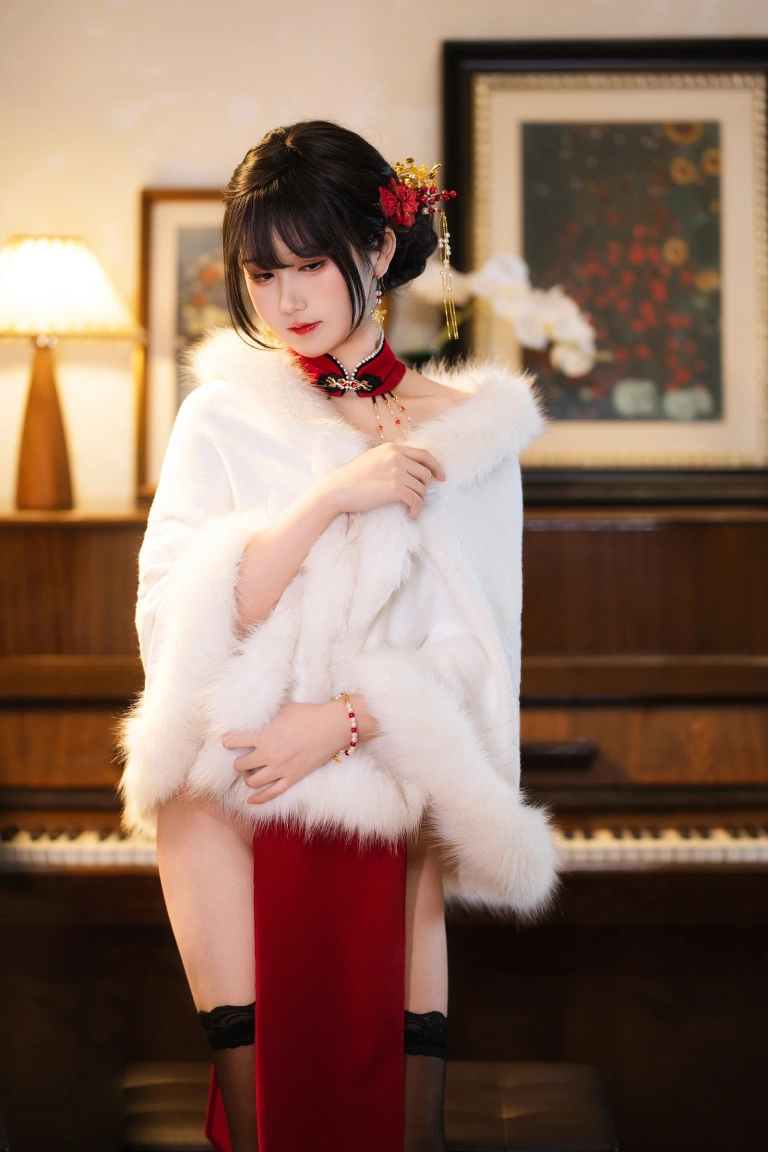 三度_69《红丝绒旗袍》主题写真：75张全套美图，含3个视频