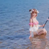 三度_69《小羊泳装》主题写真：17张全套美图