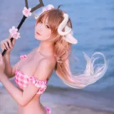 三度_69《小羊泳装》主题写真：17张全套美图