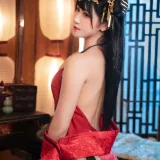 三度_69《2025新年自拍套装》主题写真：62张全套美图