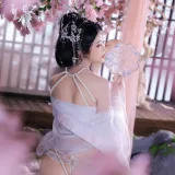 三度_69《小师姐》主题写真：81张全套美图，含5个视频