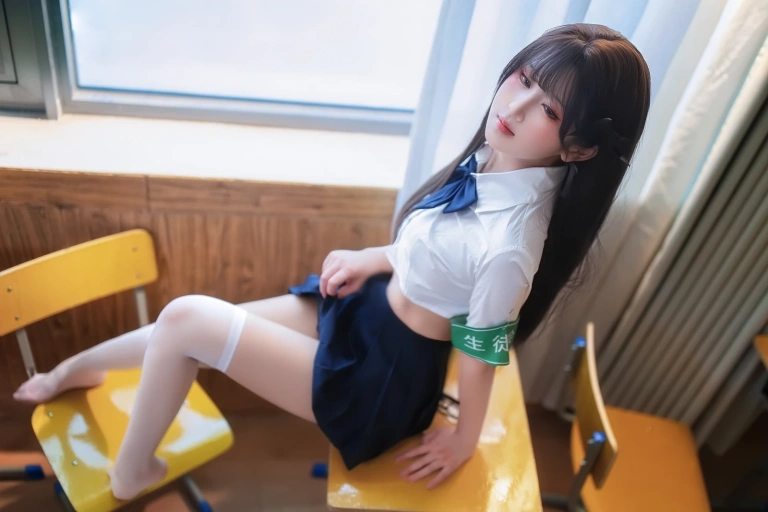 三度_69《学生会长思春期》主题写真：40张全套美图