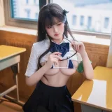 三度_69《学生会长思春期》主题写真：40张全套美图