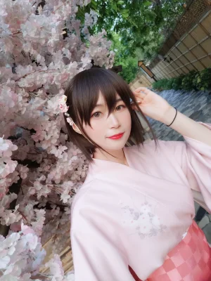 白银81《和服温泉》主题写真：40张全套美图