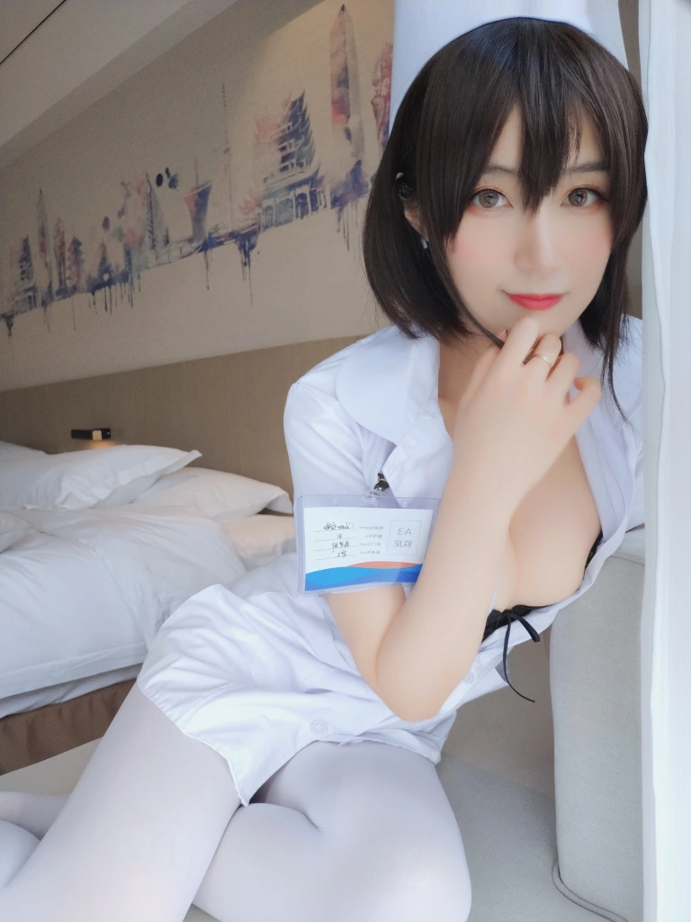 白银81《短发小护士》主题写真：37张全套美图