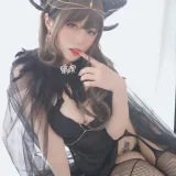 白银81《黑山魅魔》主题写真：50张全套美图，含1个视频