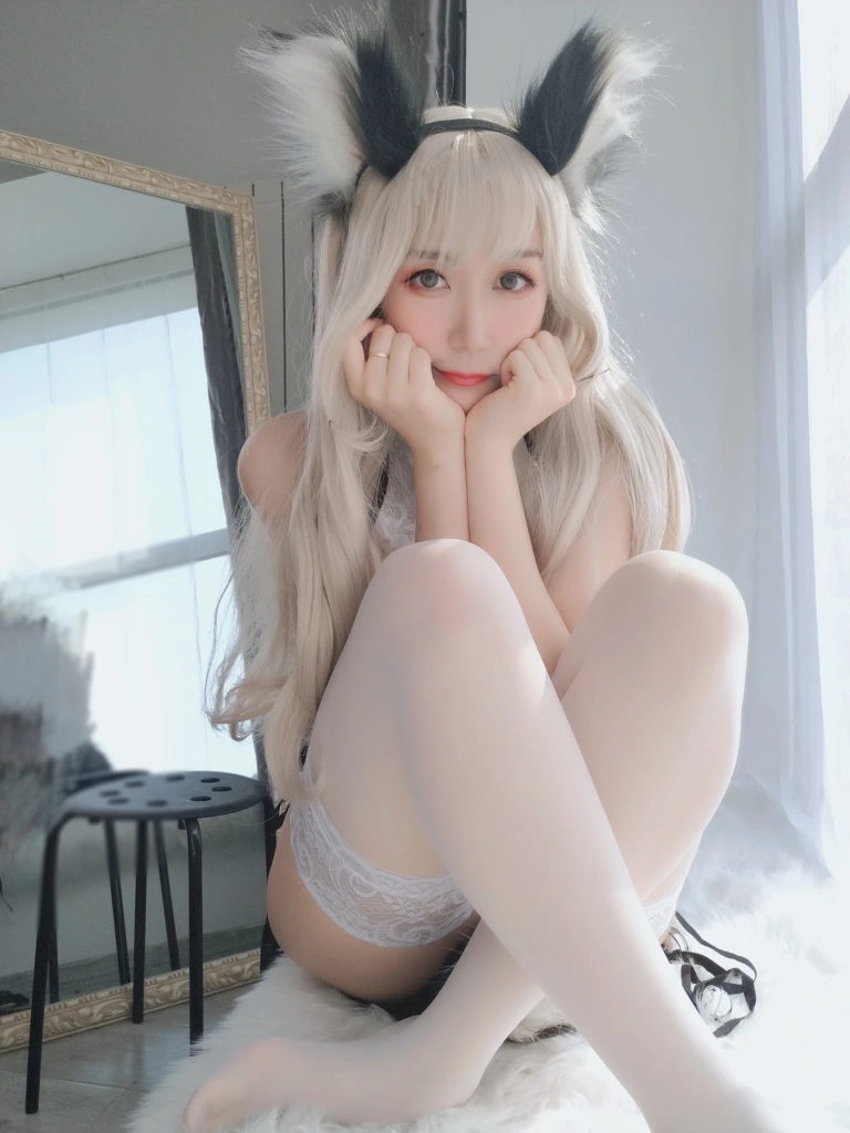 白银81《小白狼》主题写真：49张全套美图，含3个视频