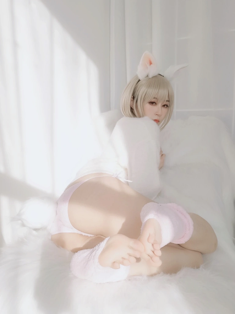 白银81《小白兔》主题写真：105张全套美图，含2个视频