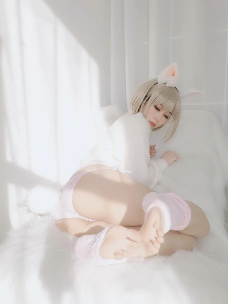 白银81《小白兔》主题写真：105张全套美图，含2个视频