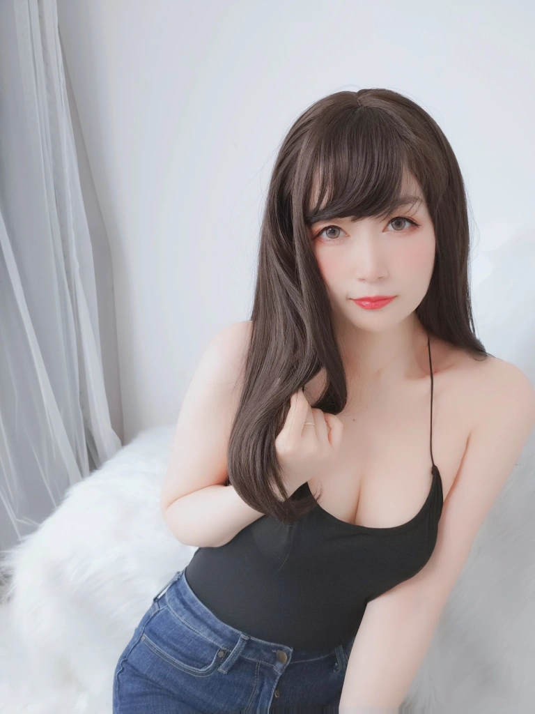 白银81《露背上衣》主题写真：63张全套美图，含1个视频