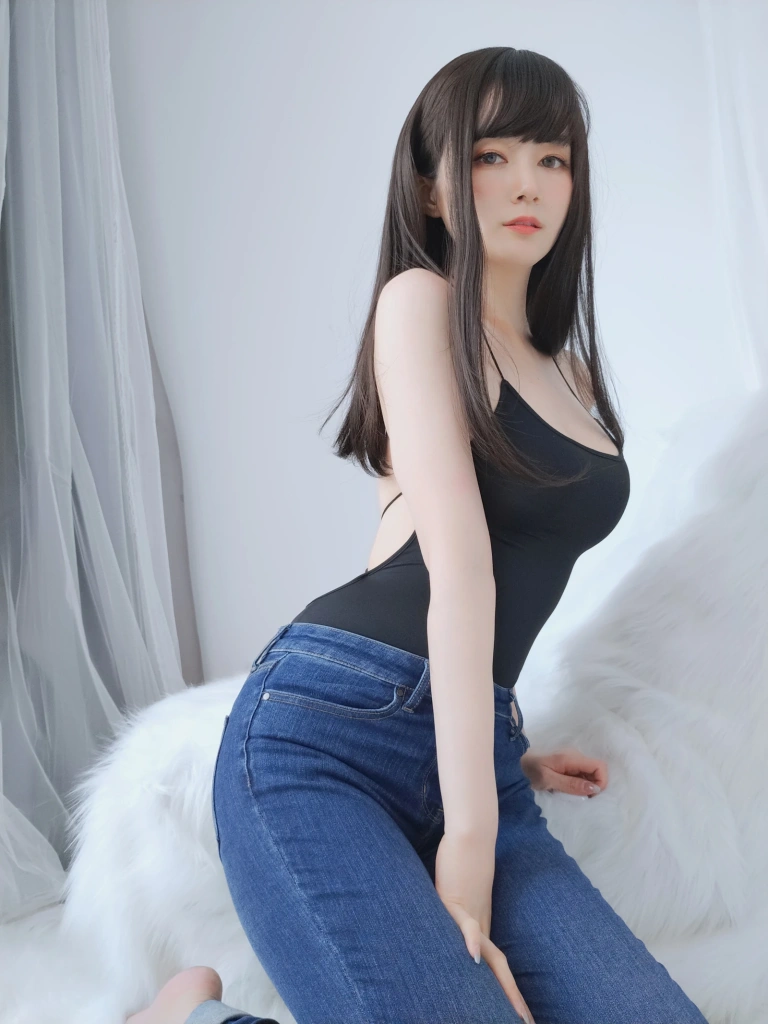 白银81《露背上衣》主题写真：63张全套美图，含1个视频