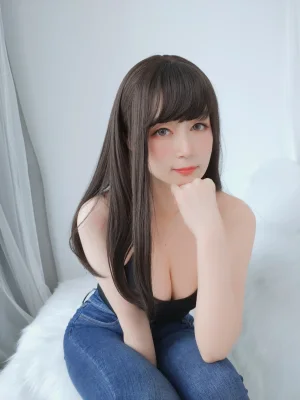 白银81《露背上衣》主题写真：63张全套美图，含1个视频