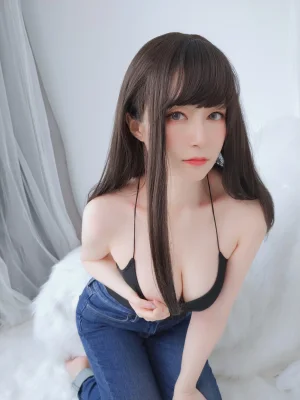 白银81《露背上衣》主题写真：63张全套美图，含1个视频