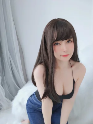白银81《露背上衣》主题写真：63张全套美图，含1个视频